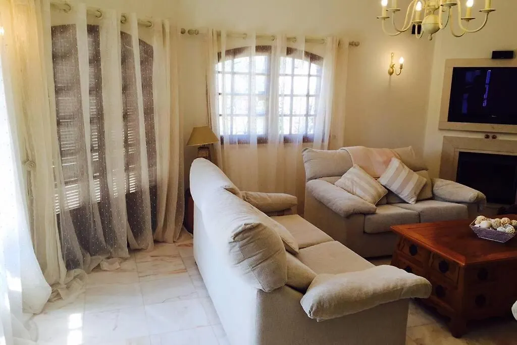 4 Bedroom Detached Private Villa With Swimming Pool And Mature Garden Vilamoura