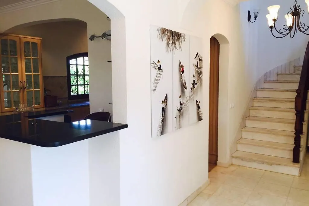 4 Bedroom Detached Private Villa With Swimming Pool And Mature Garden Vilamoura