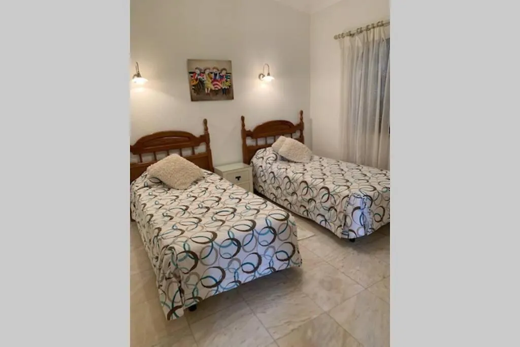 4 Bedroom Detached Private Villa With Swimming Pool And Mature Garden Vilamoura