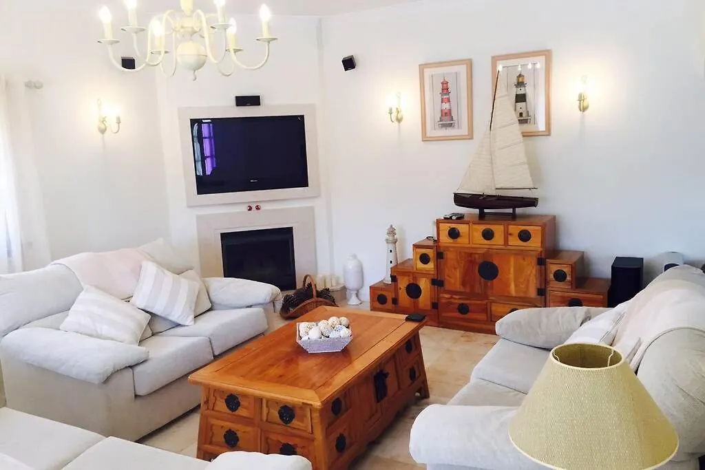 4 Bedroom Detached Private Villa With Swimming Pool And Mature Garden Vilamoura 0*,