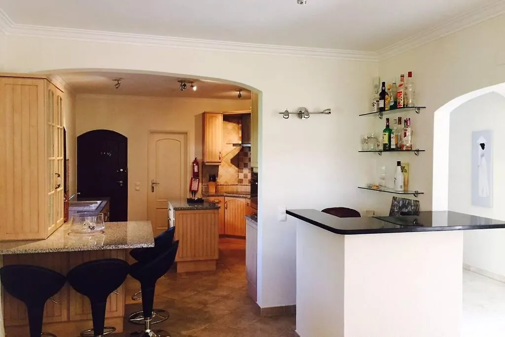 4 Bedroom Detached Private Villa With Swimming Pool And Mature Garden Vilamoura